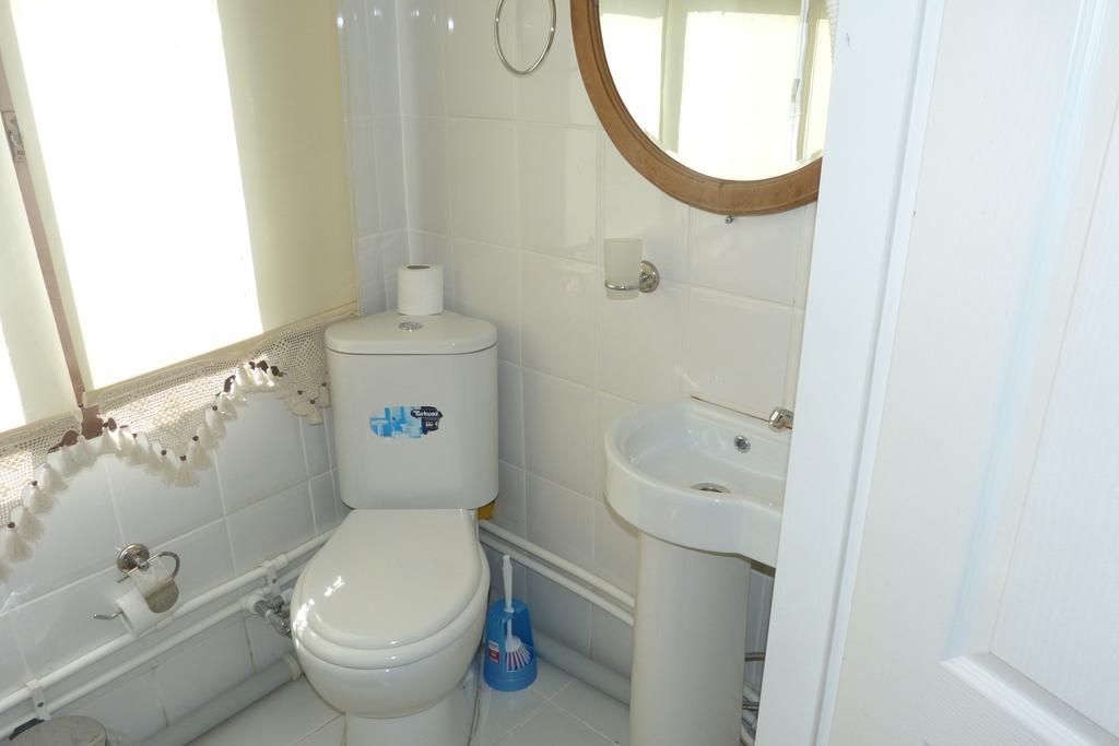Eagles Budget Home Стамбул Номер фото