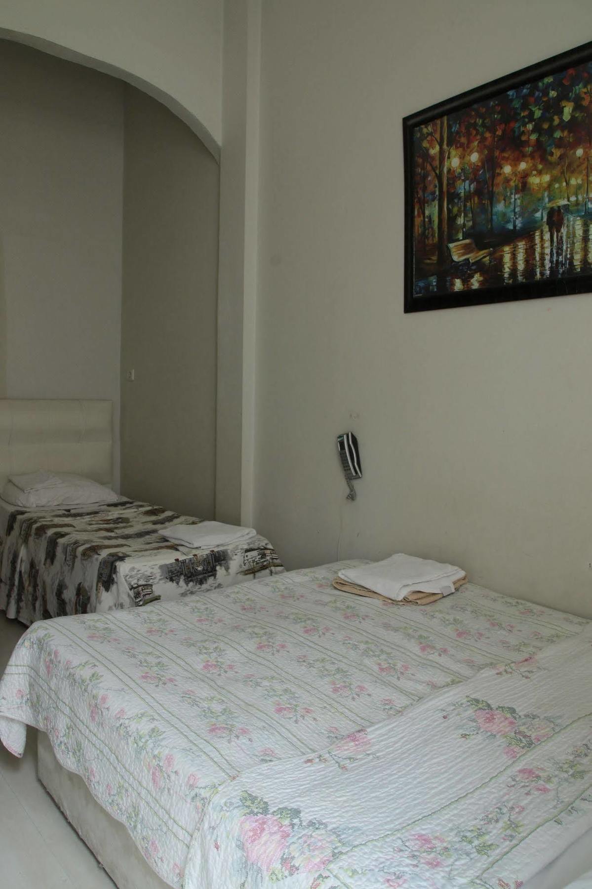 Eagles Budget Home Стамбул Экстерьер фото